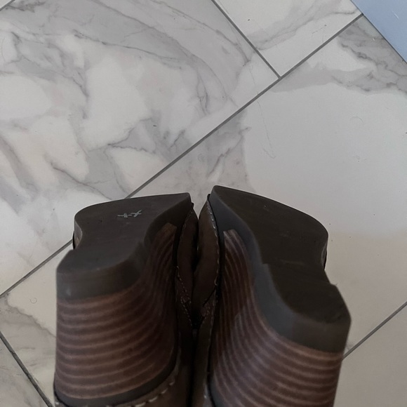 DANSKO soft tan leather wedge ankle booties - Picture 6 of 12